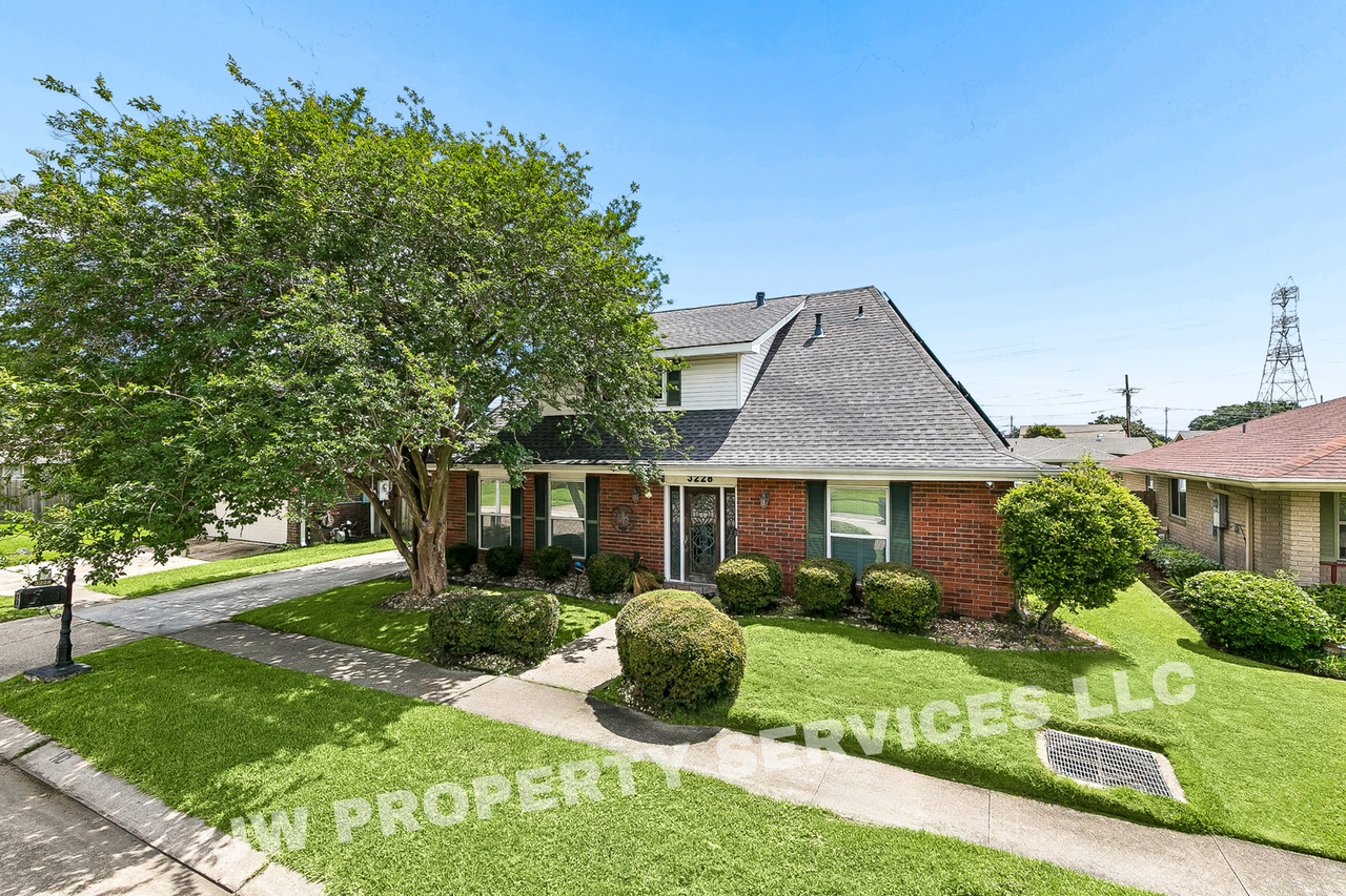3228 Lake Trail Dr - Photo 2 of 13