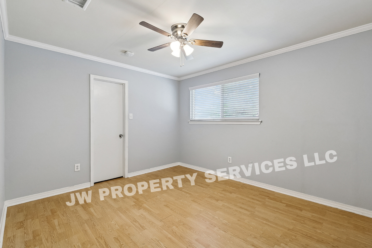 3228 Lake Trail Dr - Photo 7 of 13