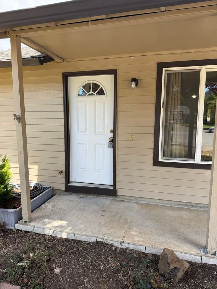 6836 B St - Photo 3 of 43