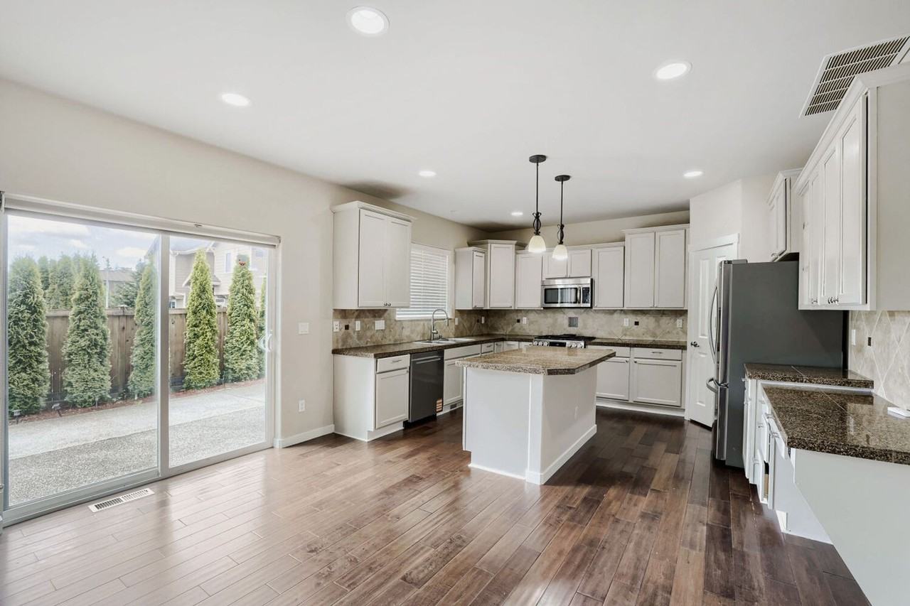 612 169th St Sw - Photo 2 of 17