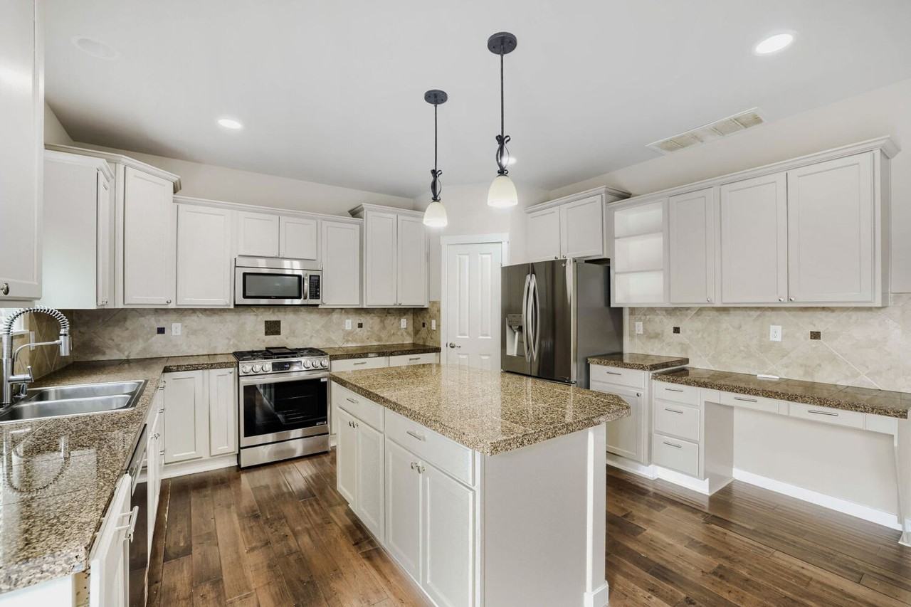 612 169th St Sw - Photo 4 of 17