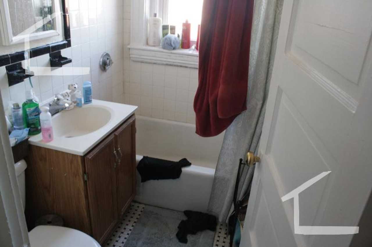 190 Winthrop Rd - Photo 7 of 20