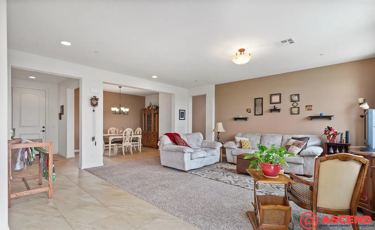 8209 Coral Point Ct - Photo 2 of 18