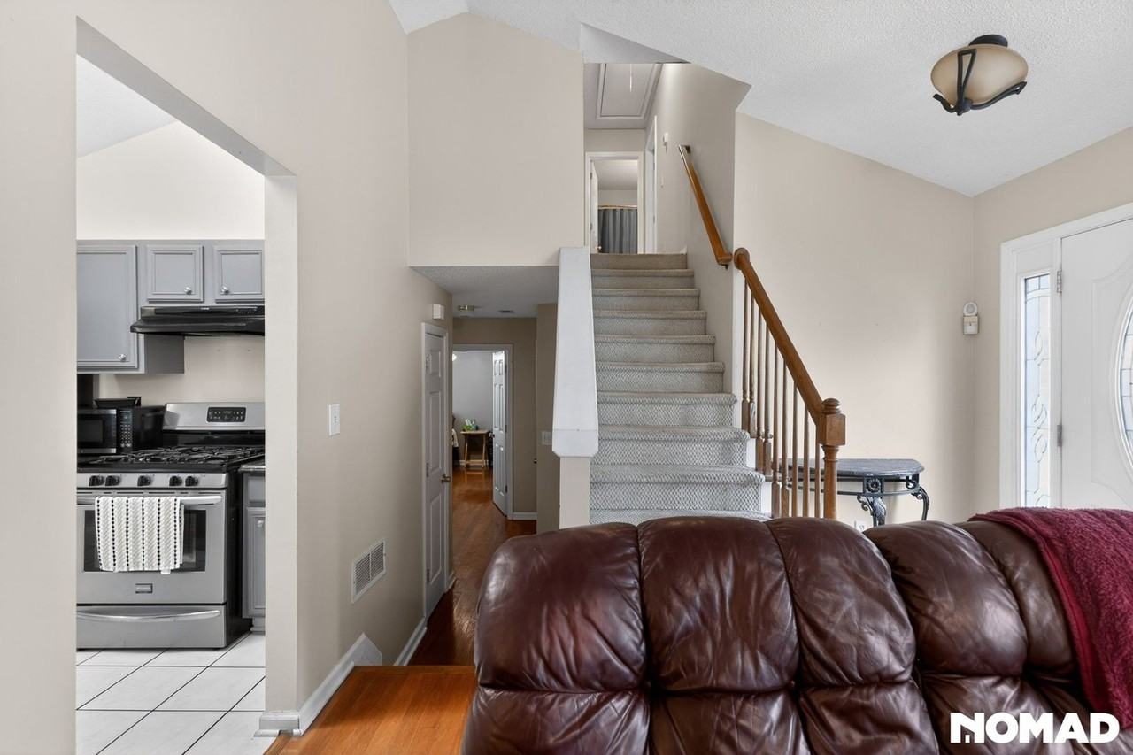 2226 Dresden Grn Nw - Photo 6 of 32