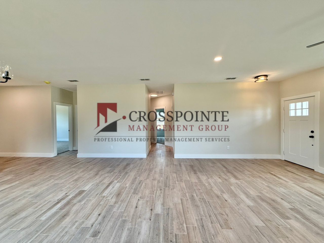 17430 Crossing Cir - Photo 4 of 25