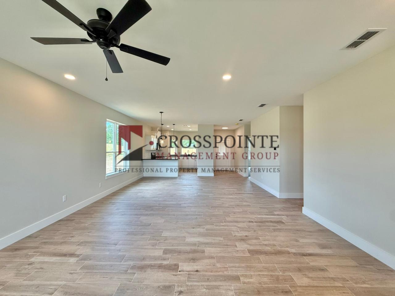 17430 Crossing Cir - Photo 5 of 25