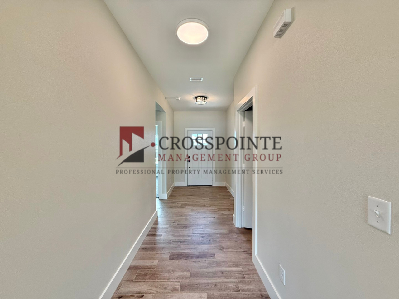 17434 Crossing Cir - Photo 3 of 20