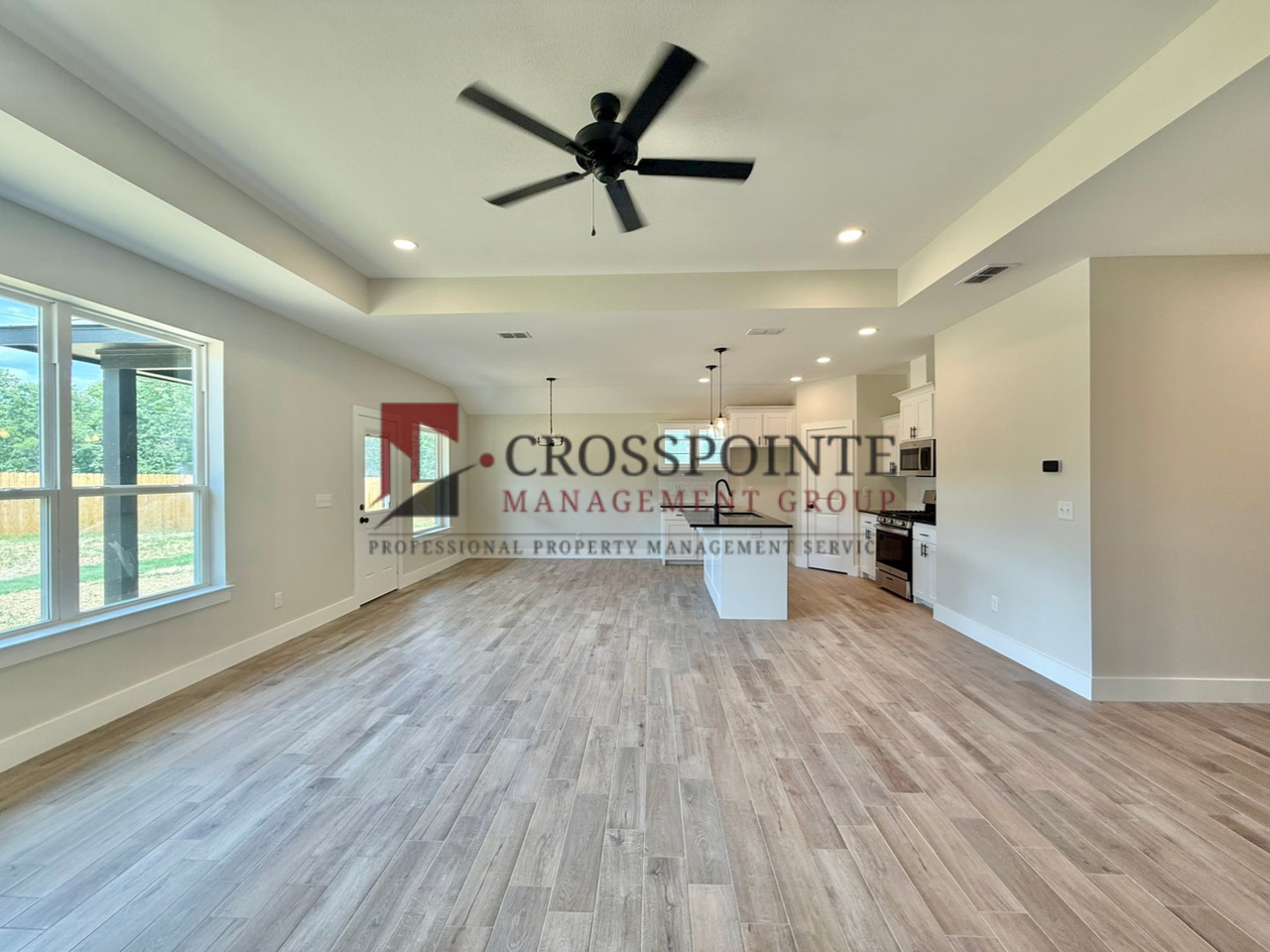 17434 Crossing Cir - Photo 4 of 20