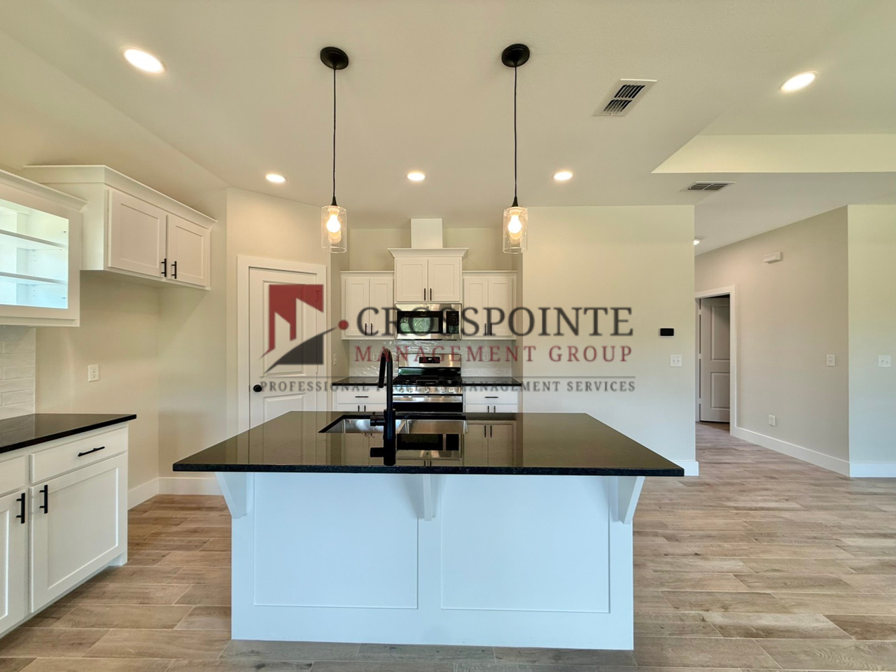 17434 Crossing Cir - Photo 5 of 20