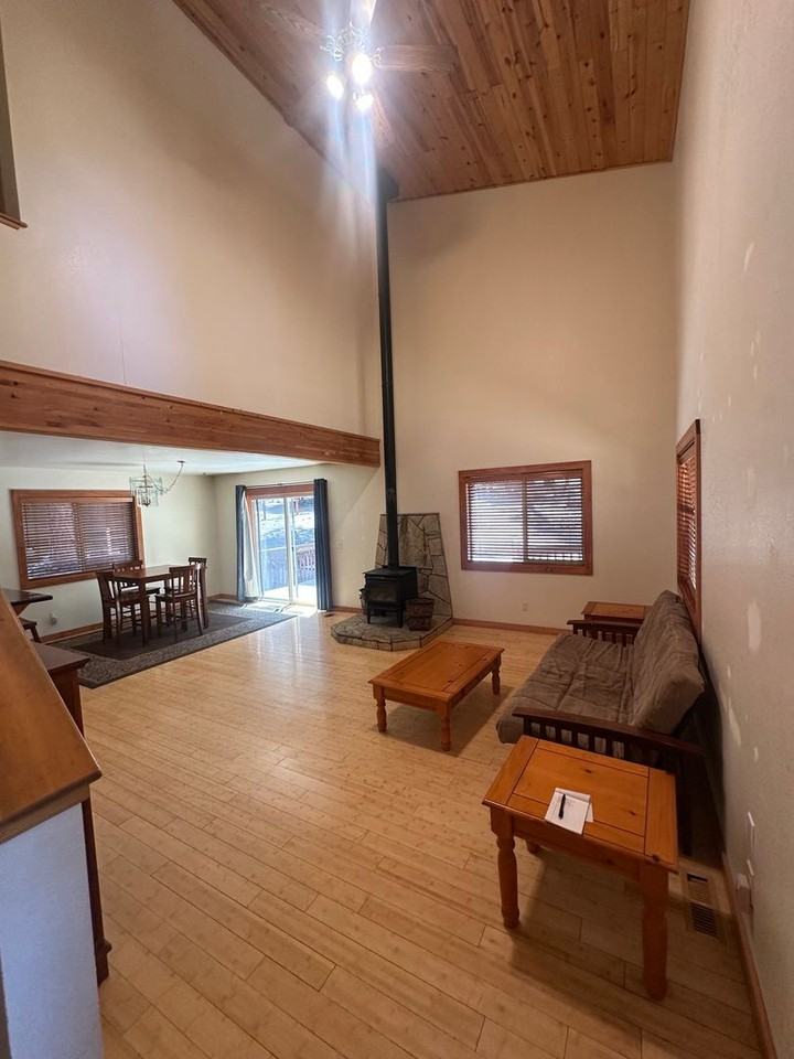 12358 Greenwood Dr - Photo 2 of 17