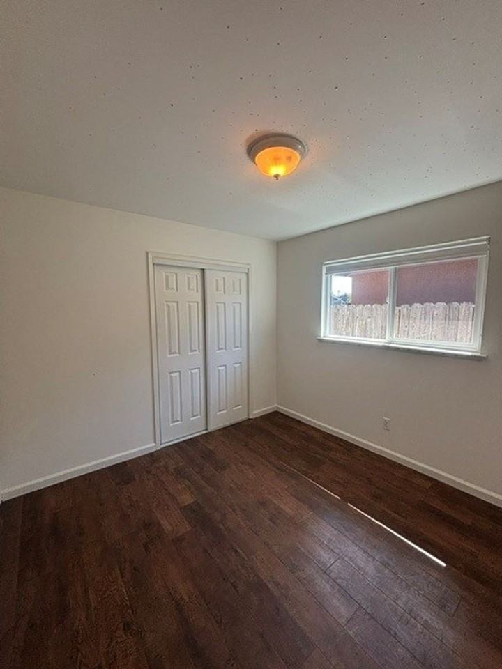 1201 Russ Ct - Photo 6 of 13
