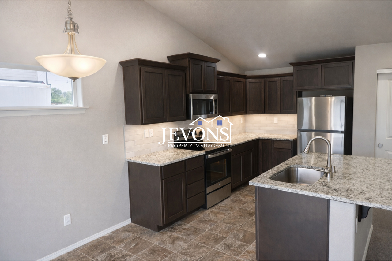 6101 Ian Ave - Photo 2 of 7