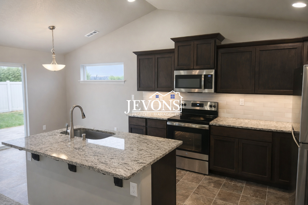6101 Ian Ave - Photo 4 of 7