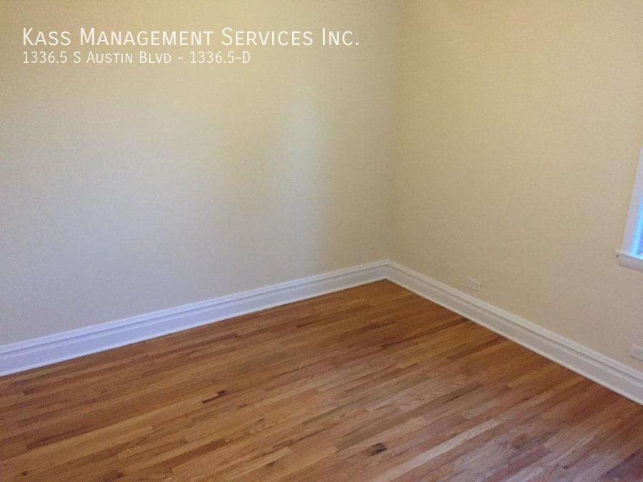 S Austin Blvd #1336-5D - Photo 4 of 10