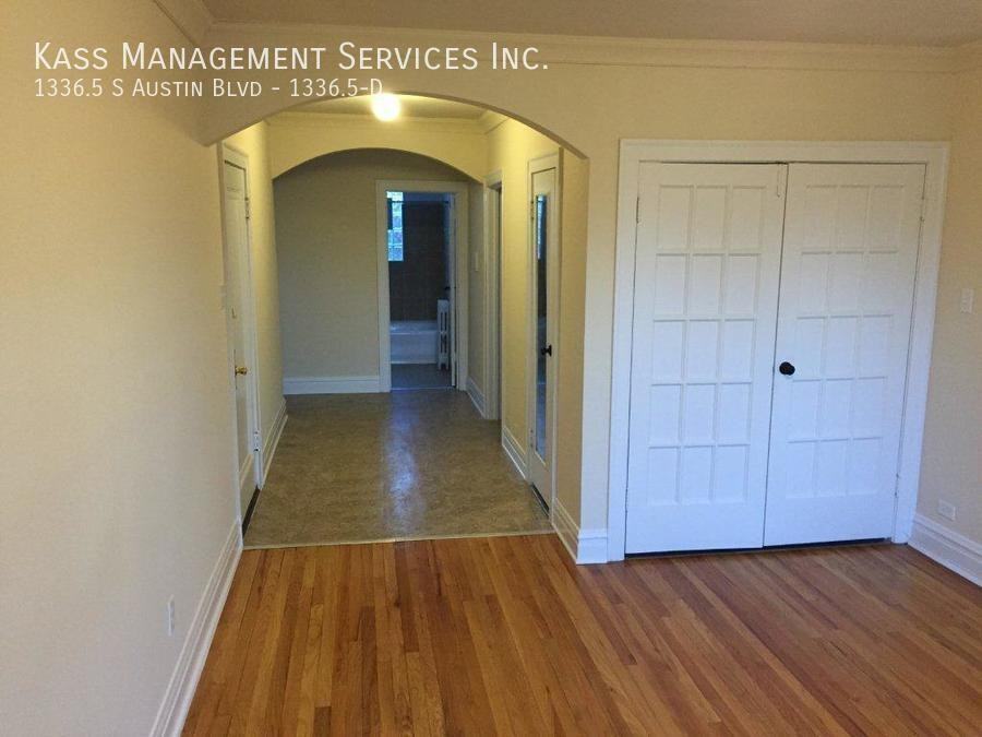 S Austin Blvd #1336-5D - Photo 6 of 10