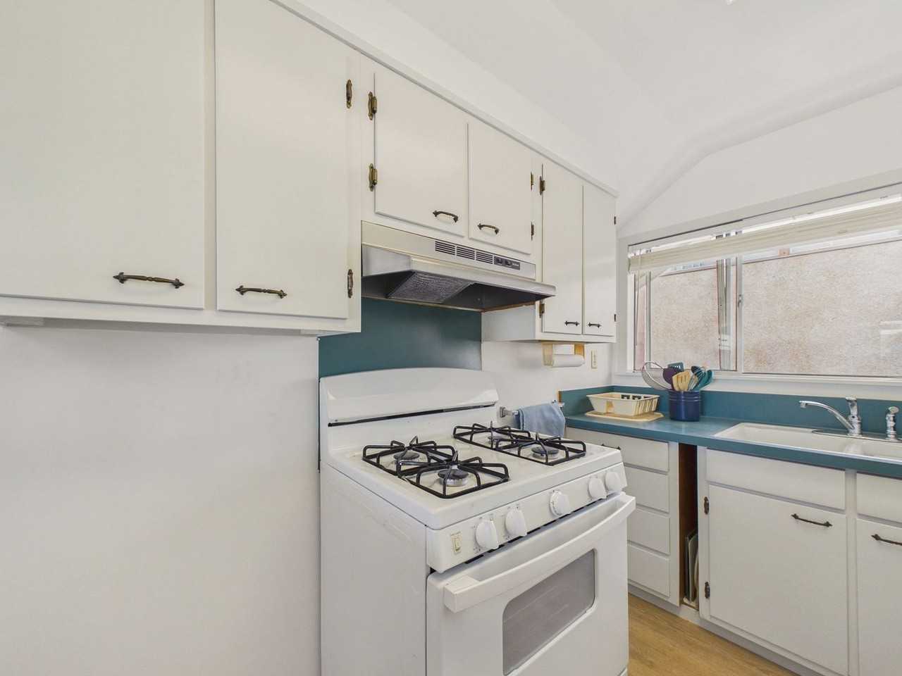 2430 Webster St - Photo 2 of 13