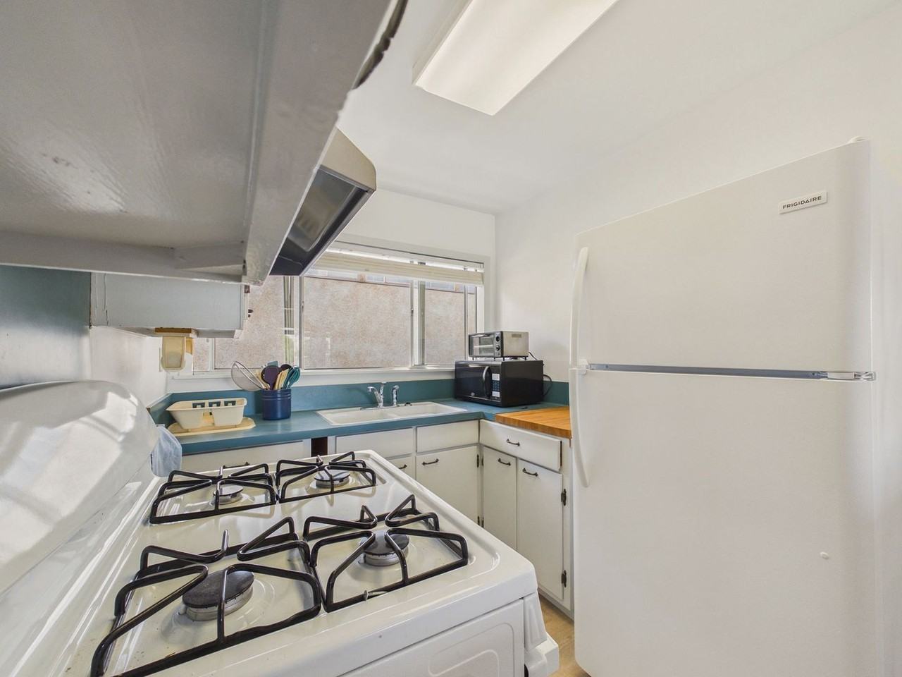 2430 Webster St - Photo 3 of 13