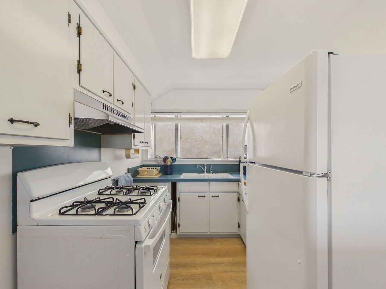 2430 Webster St - Photo 4 of 13
