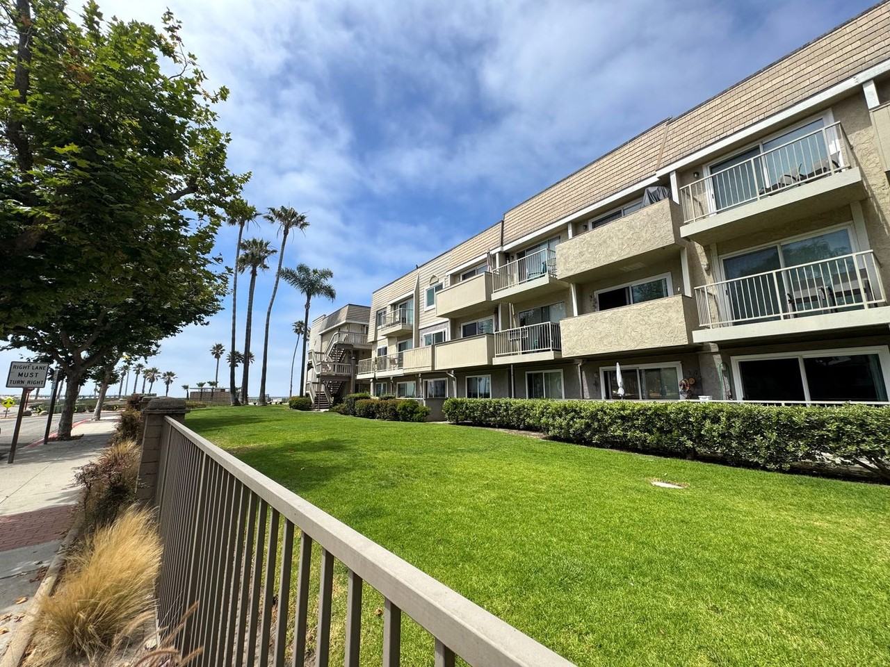 390 E Surfside Dr