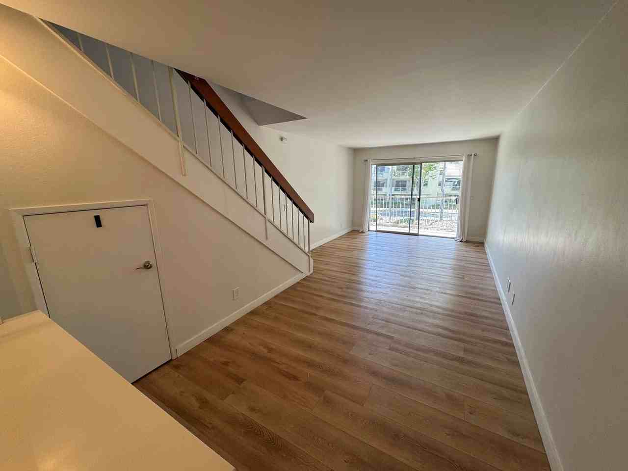 390 E Surfside Dr - Photo 4 of 38