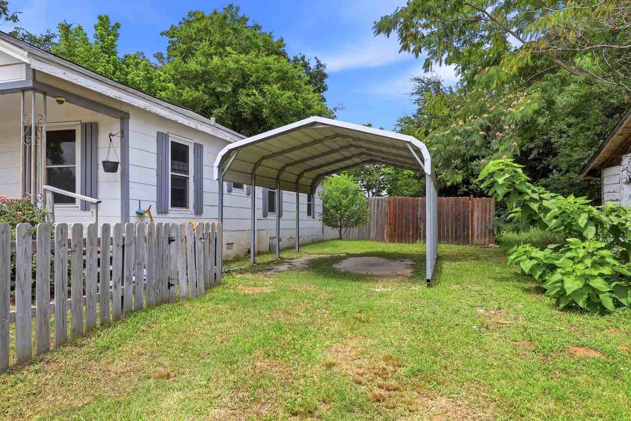 601 Kay St - Photo 3 of 24