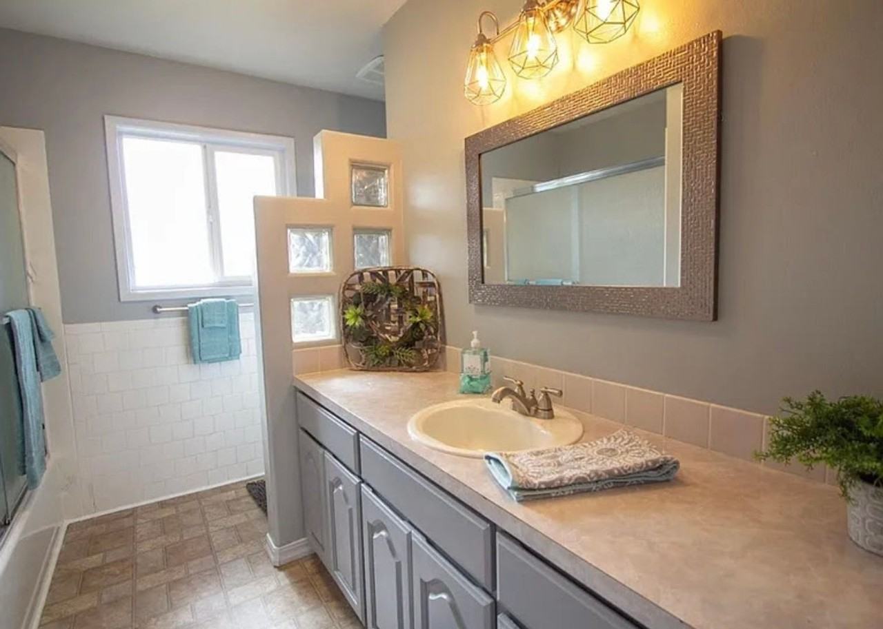 6716 Amber Ave - Photo 3 of 15