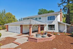 featured image of 44 Lariat Ct