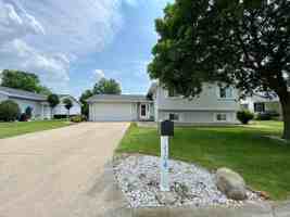 featured image of 704 S Lawrence Way