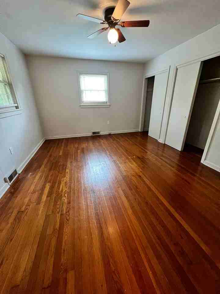 401 Shannon Way - Photo 4 of 12