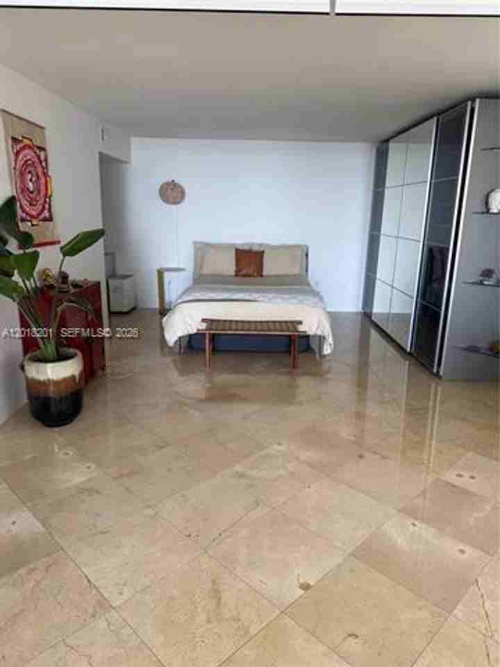 5750 Collins Ave #9K - Photo 4 of 10