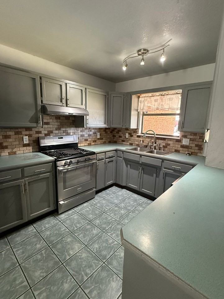 3015 Del Sur - Photo 5 of 20