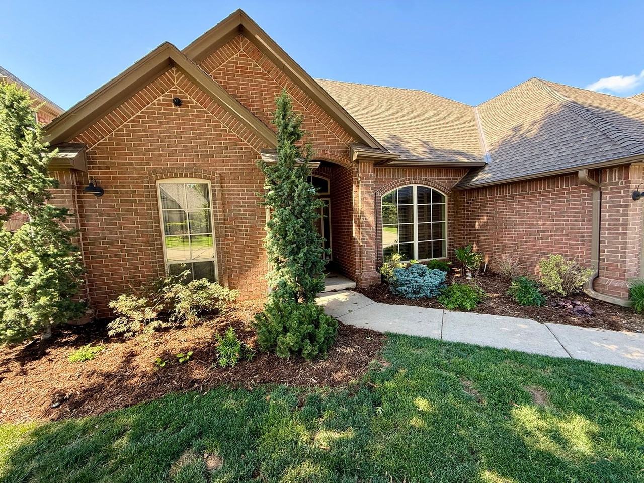 4205 Harrogate Dr - Photo 2 of 27