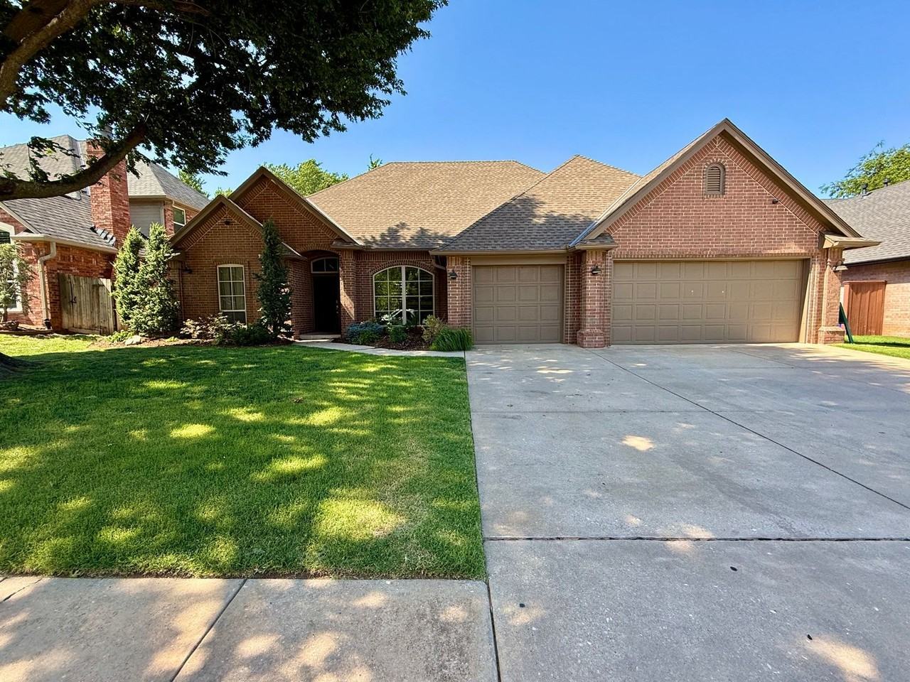 4205 Harrogate Dr - Photo 3 of 27