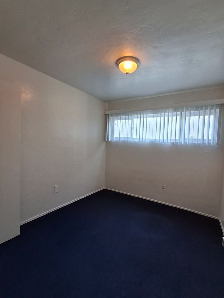 3231 Madison Ave - Photo 7 of 8