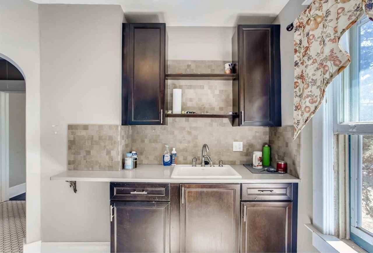 237 Coffman St - Photo 6 of 26