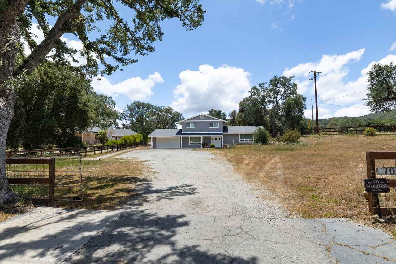 10065 Old Morro Rd E - Photo 2 of 25