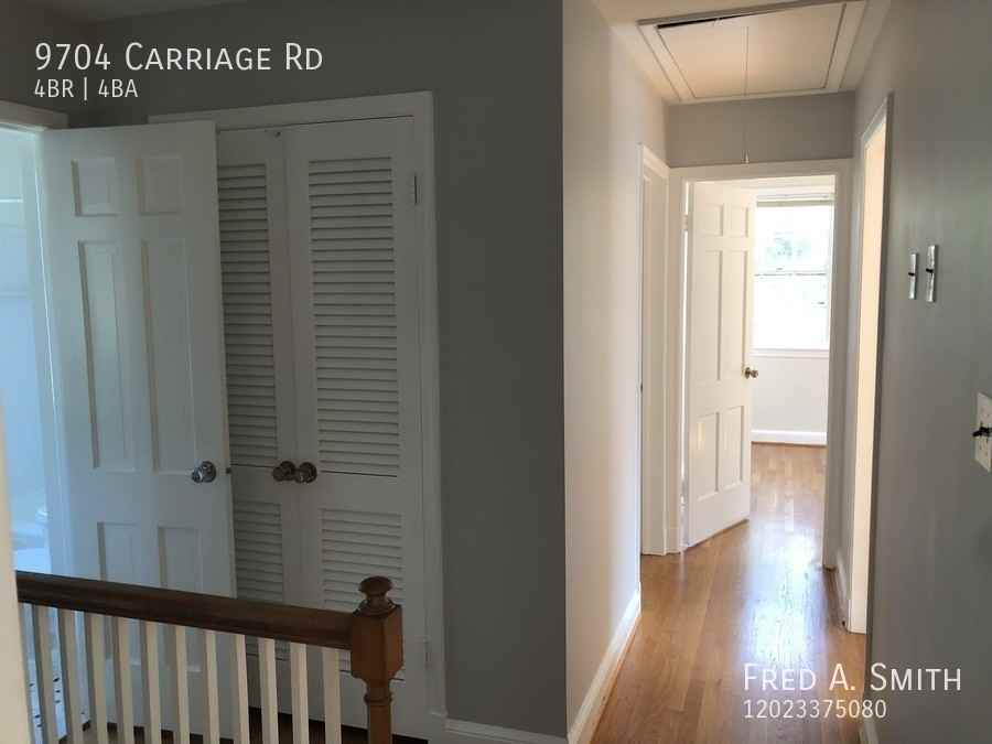 9704 Carriage Rd - Photo 5 of 23