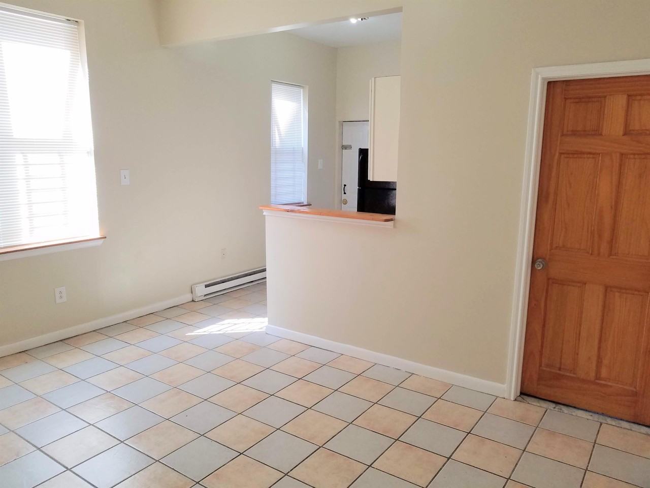 1323 W Butler St #1stFL - Photo 2 of 18
