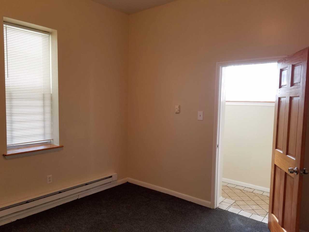 1323 W Butler St #1stFL - Photo 7 of 18