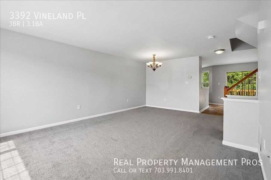 3392 Vineland Pl - Photo 3 of 20