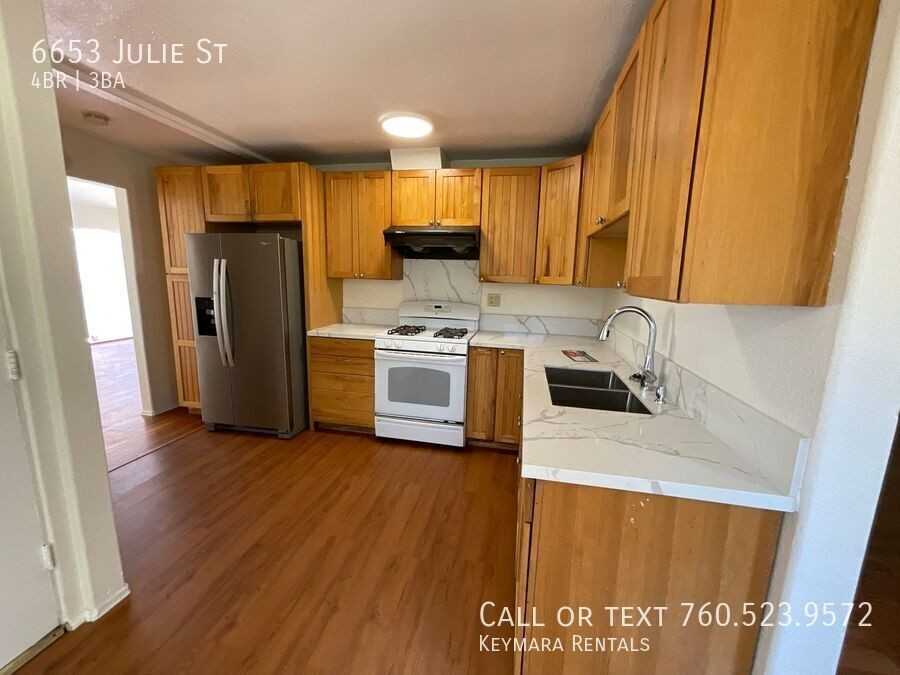6653 Julie St - Photo 3 of 27