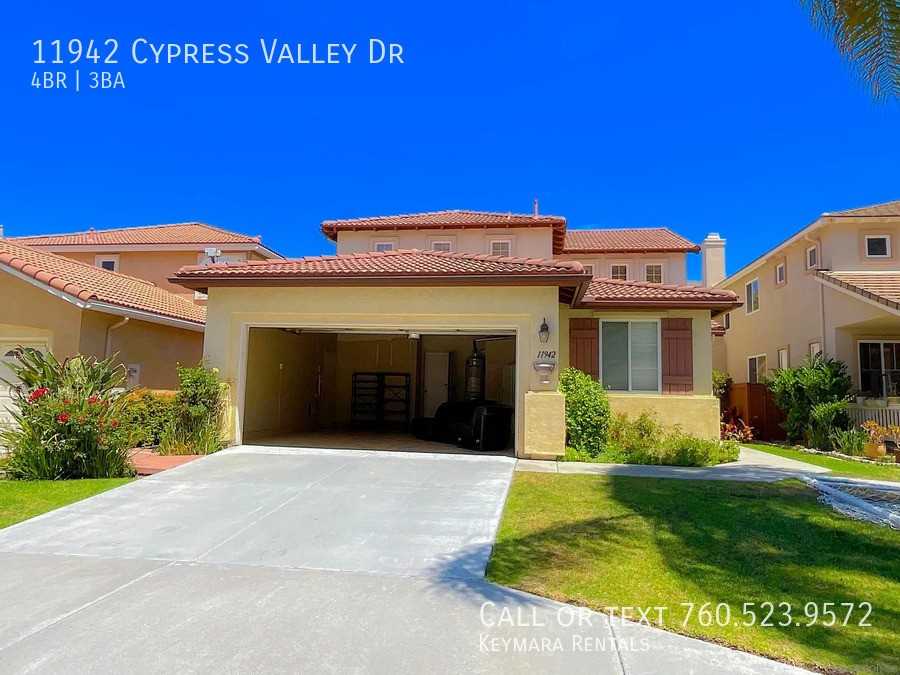 11942 Cypress Valley Dr - Photo 2 of 24