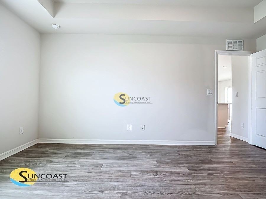 7005 Hemlock Crse - Photo 5 of 50