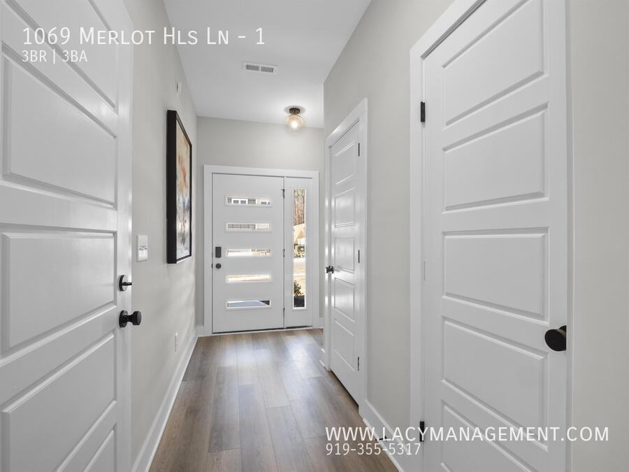 1069 Merlot Hills Ln #1 - Photo 4 of 35