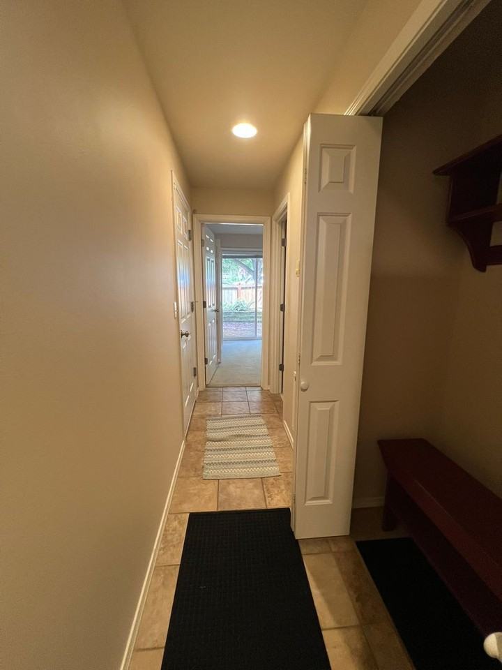 2645B Nw 57th St - Photo 4 of 34
