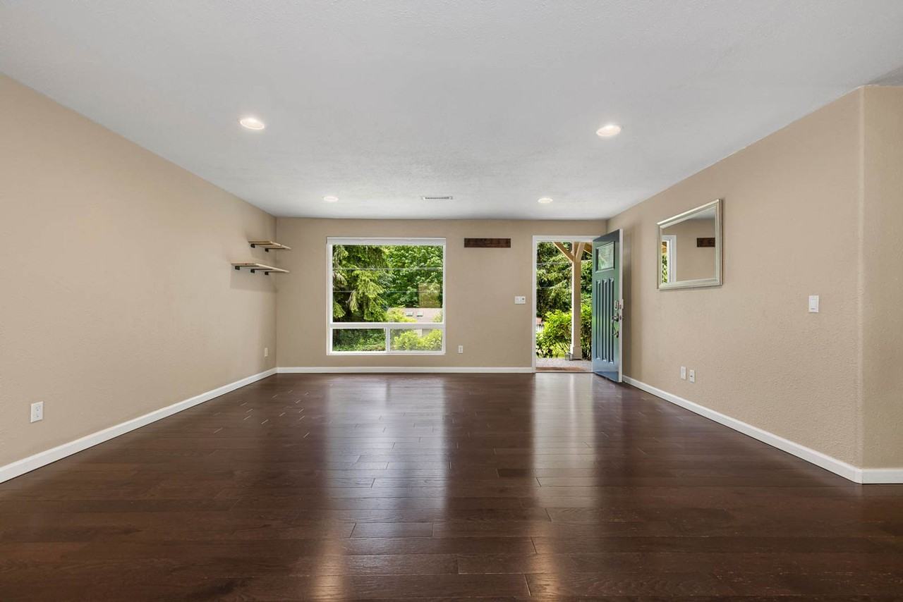 18011 Ne 156th St - Photo 3 of 19