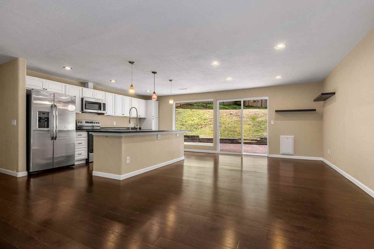 18011 Ne 156th St - Photo 4 of 19