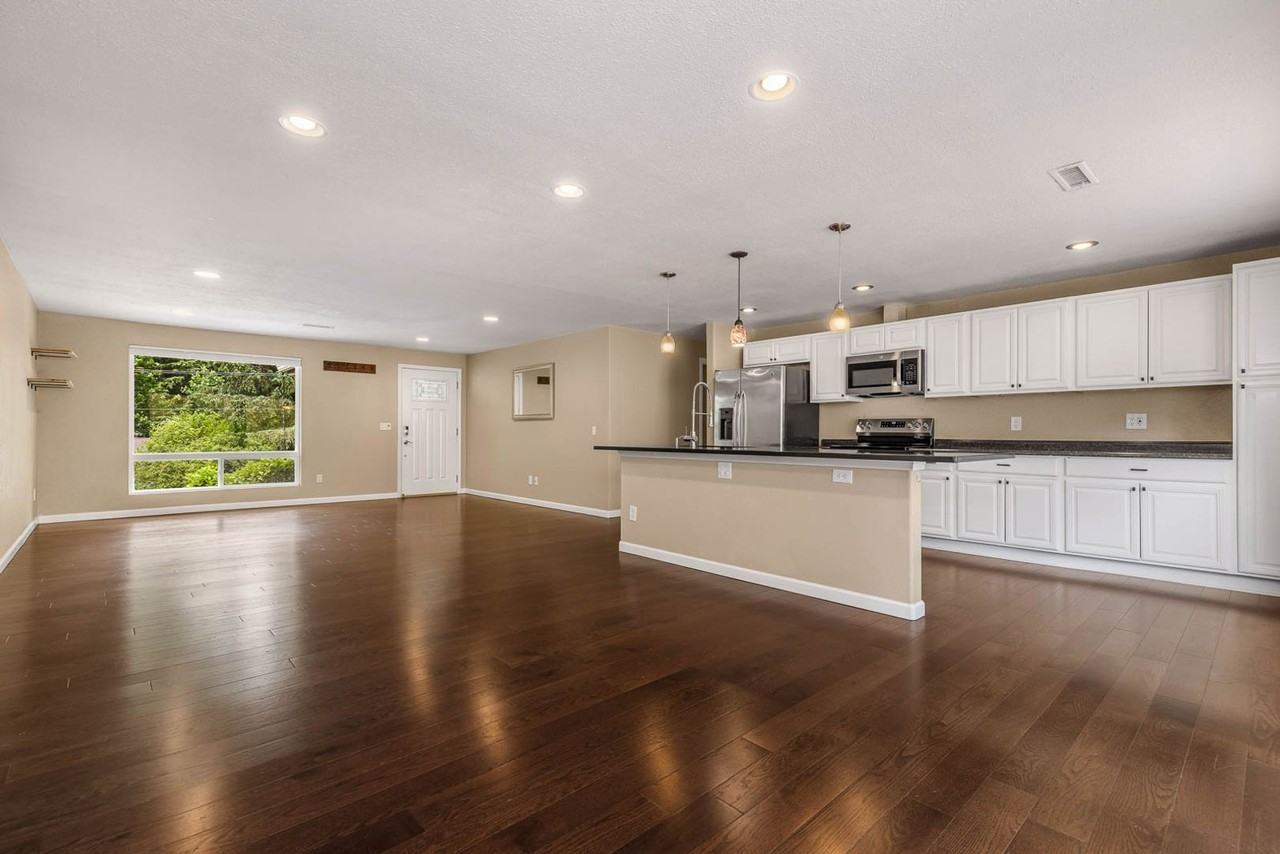 18011 Ne 156th St - Photo 6 of 19