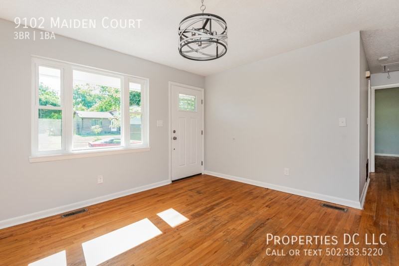 9102 Maiden Ct - Photo 5 of 34