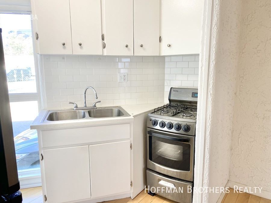473 S Roxbury Dr #1-2 - Photo 2 of 6